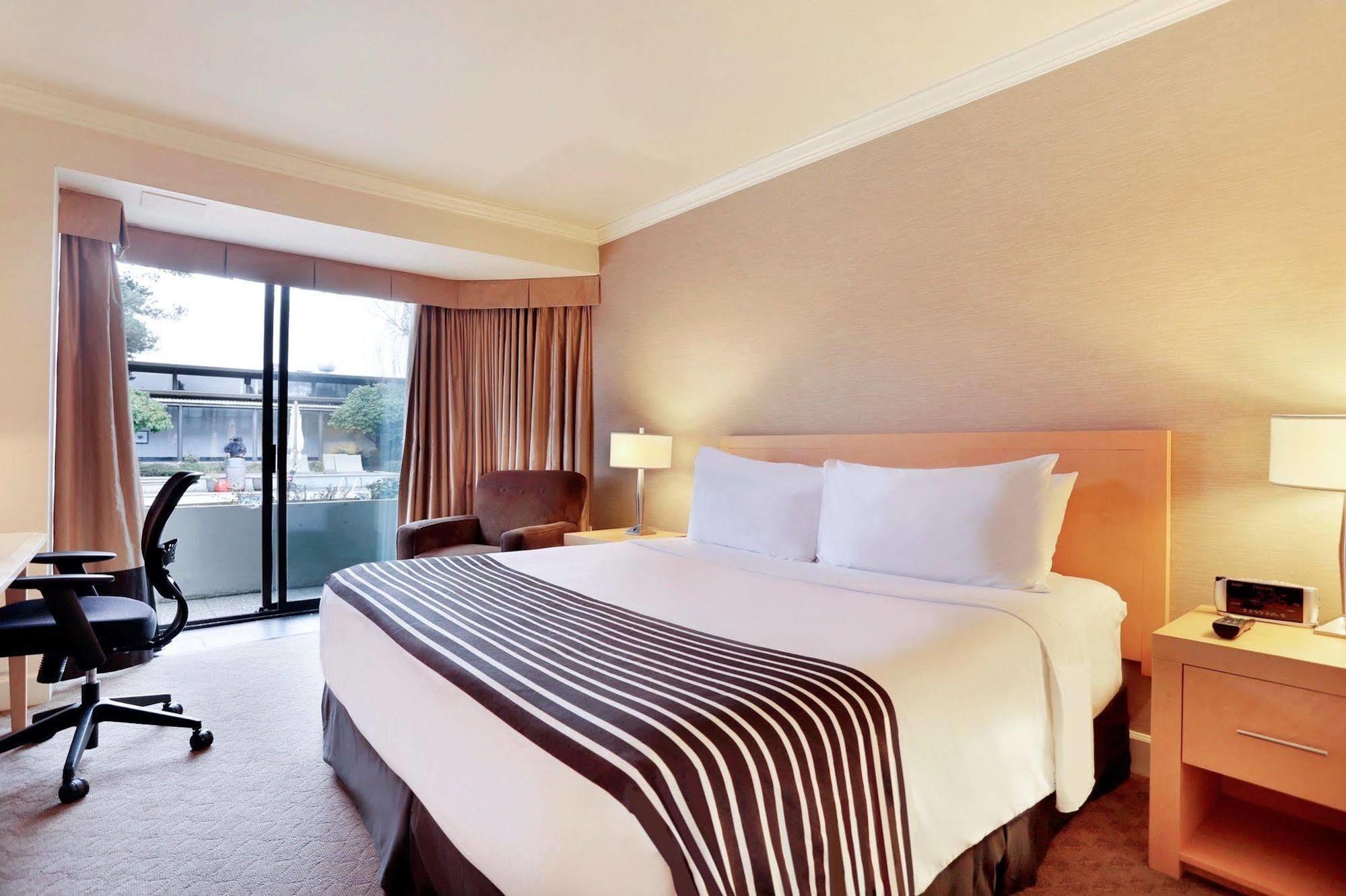 Sandman Signature Vancouver Airport Hotel & Resort Richmond Ngoại thất bức ảnh